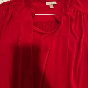 Roz & Ali women’s red top size medium(USED) perfume stains nearby neck.
